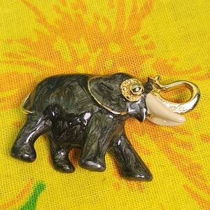 Maresco Vintage 70s Black And Cream Enamel Gold Elephant Brooch Pin